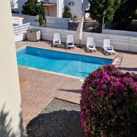 In Paphos * 만드리아