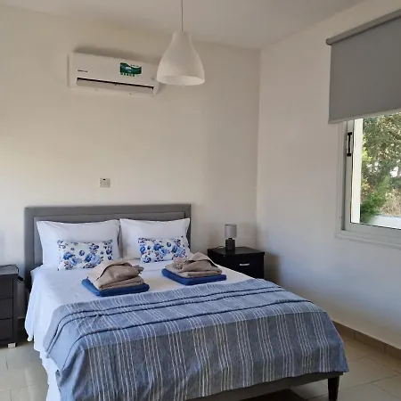 In Paphos Villa Mandria (Paphos)
